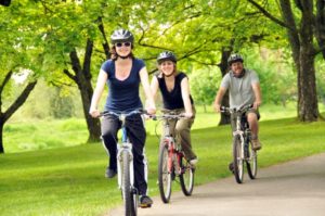 5 motive sa te plimbi cu bicicleta 